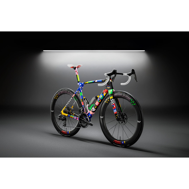 Rower TREK Madone SLR 9 AXS Gen 8 - The First 50 ICON