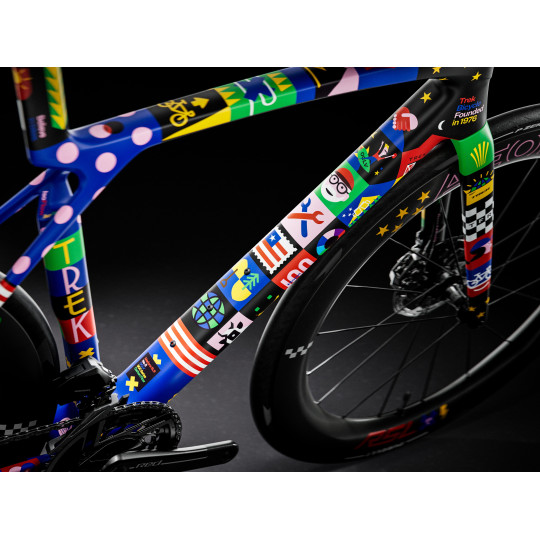 Rower TREK Madone SLR 9 AXS Gen 8 - The First 50 ICON
