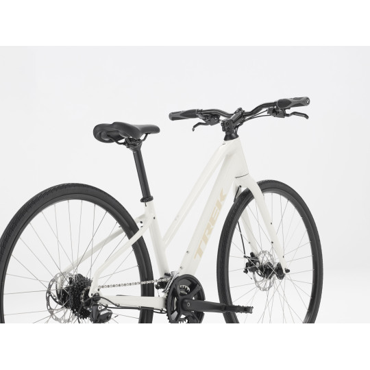 Rower TREK FX 1 o średnim przekroku Gen 4