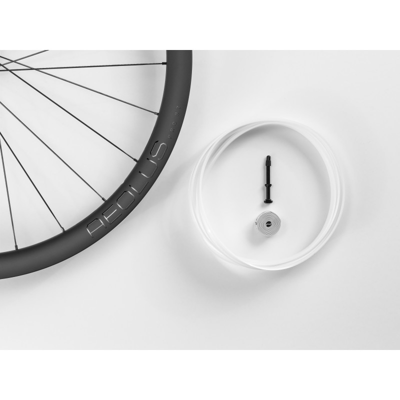 Koło (tył) BONTRAGER Koło szos. pod ham. tarcz. Bontrager Aeolus Pro 37 TLR Disc